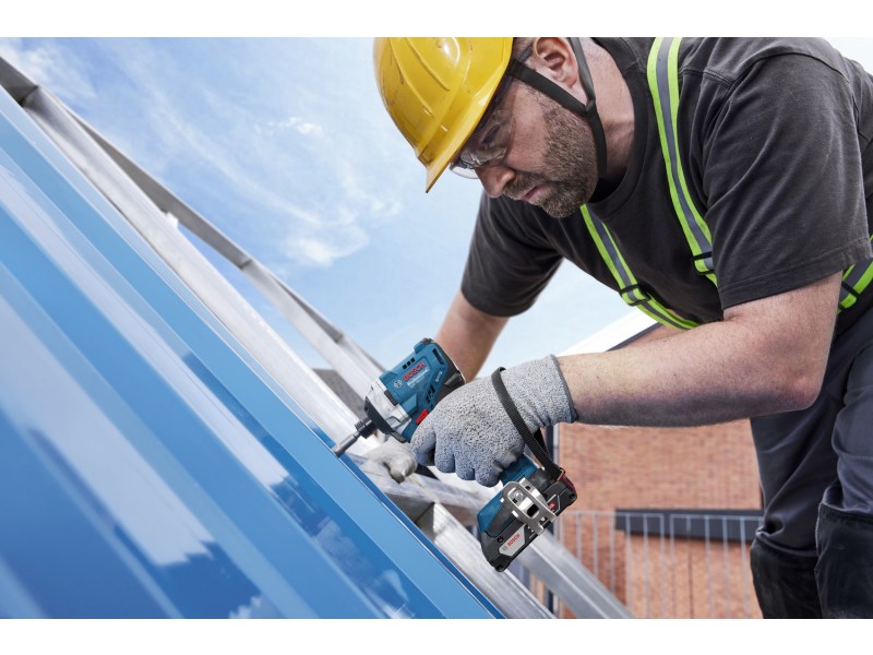 Akumulatorski udarni vijačnik Bosch GDR 18V-215 v kovčku L-BOXX, 06019N2000